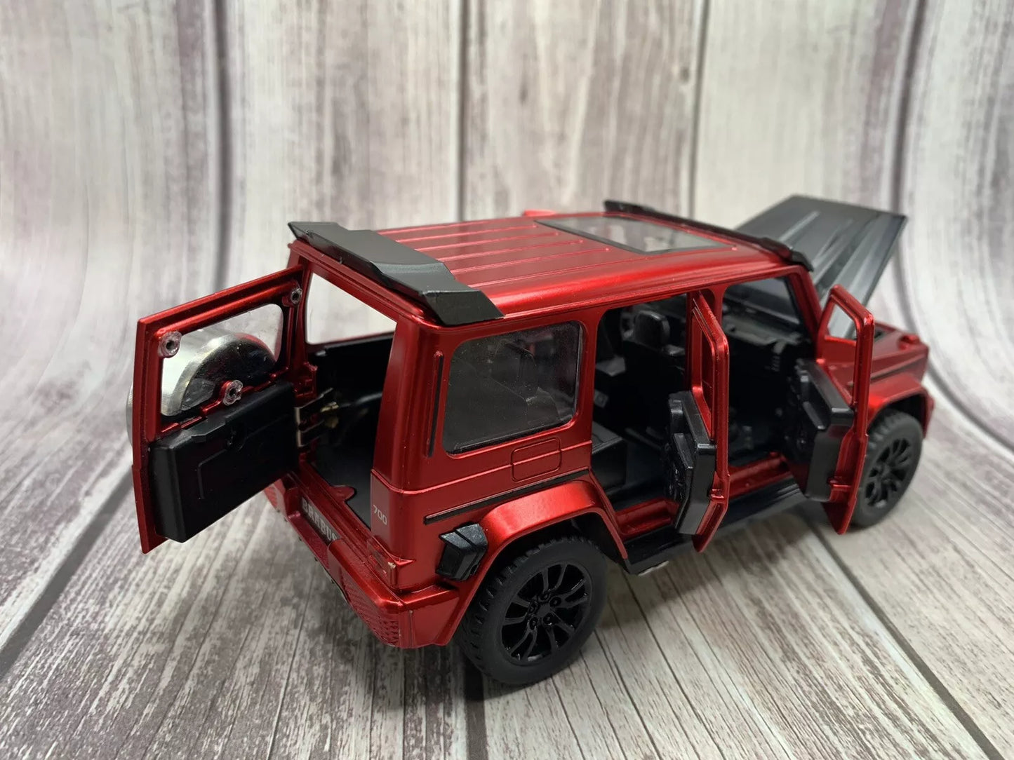 ARNIYAVALA 1:32 Brabus G700 SUV Off-road Model Car Diecast Toy Car for Kids π Pull Back Action, Realistic Design with Lights & Sound Effects πΆπ‘